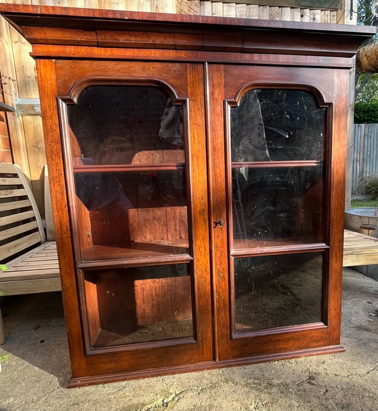 Glazed cabinet