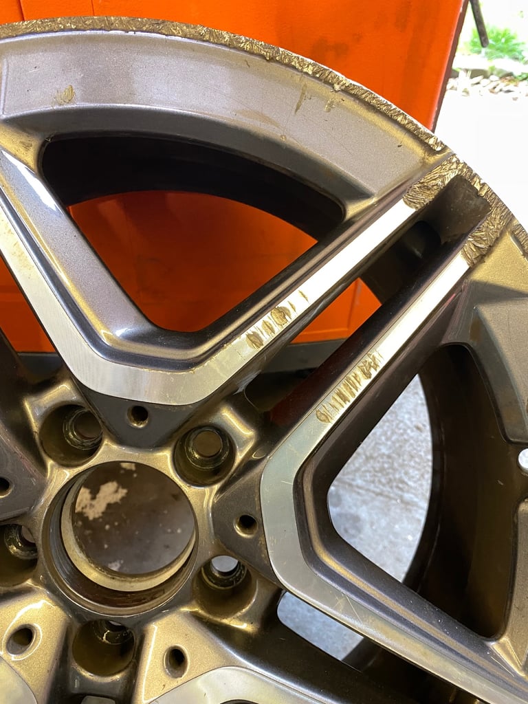 A class AMG 19” W177 alloy damaged