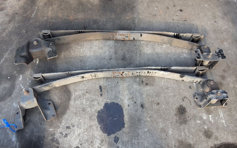 image for FORD TRANSIT LUTON / TIPPER 2020 EURO 6 2.0 RWD PAIR OF LEAF SPRINGS BK315560MJ