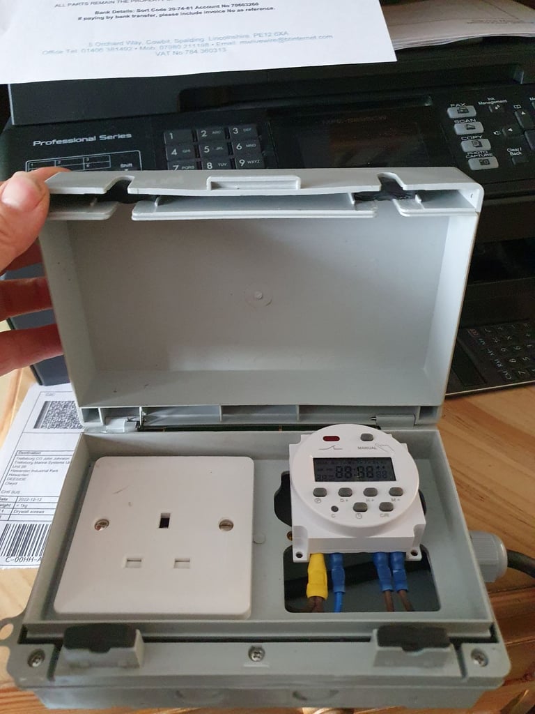 Mains socket timer portable, digital 7 day timer in an IP54 box great for Xmas
