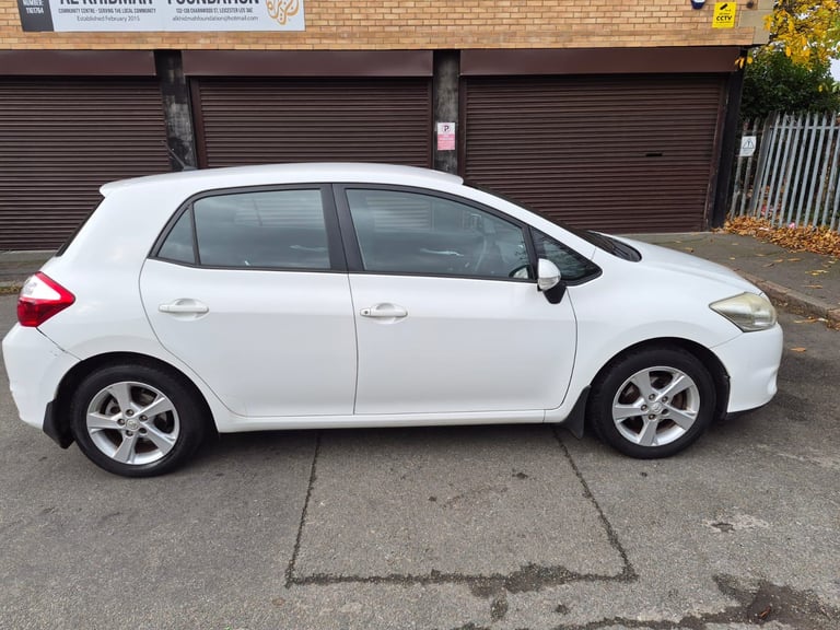 Toyota, AURIS, Hatchback, 2010, Manual, 1598 (cc), 5 doors