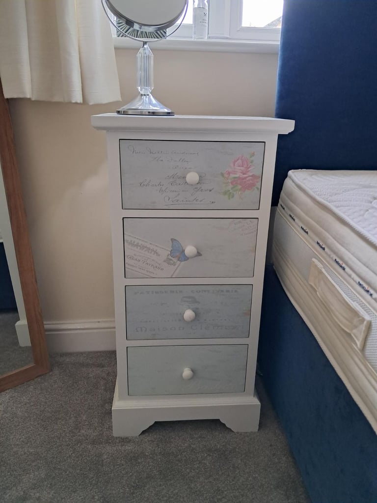 image for Very pretty chest of drawers. New