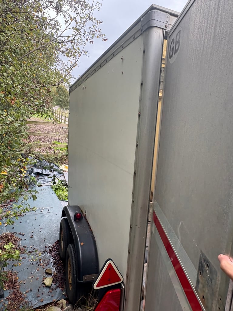 Towing box 