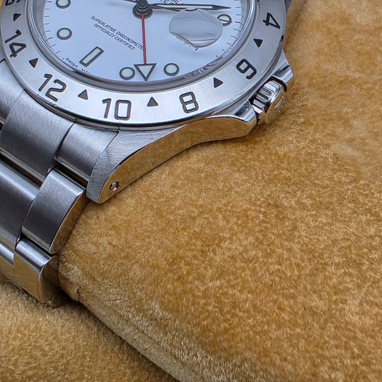 Rolex Explorer II 16570 “Polar” – 2001, Full Set, Excellent Condition, Just Serviced