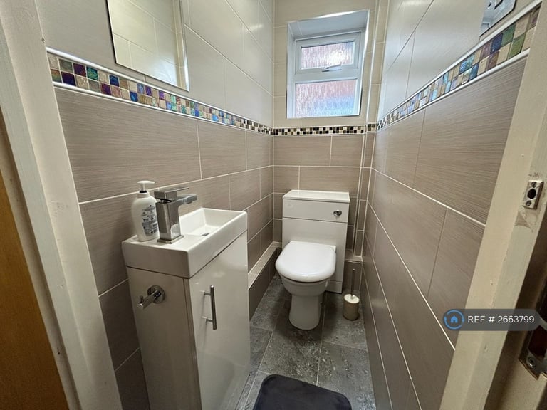 4 bedroom house in Shakespeare Drive, Nuneaton, CV11 (4 bed) (#2663799)