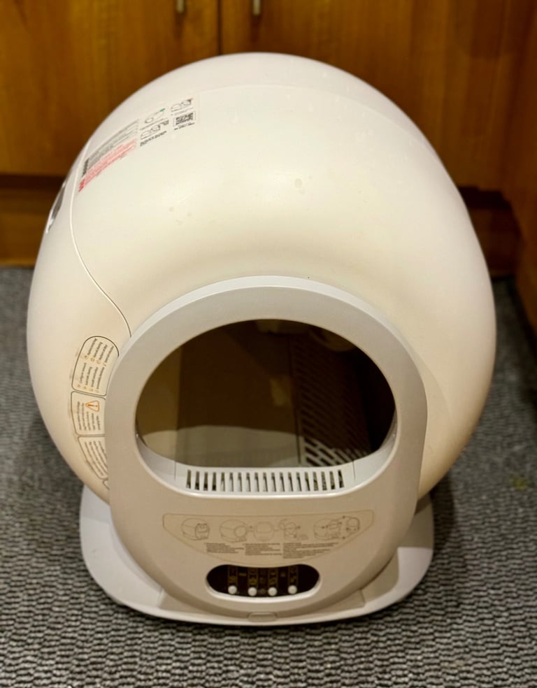 image for WIFI & APP-CONTROLLED AUTOMATIC CAT LITTER BOX / MACHINE - HARDLY USED!