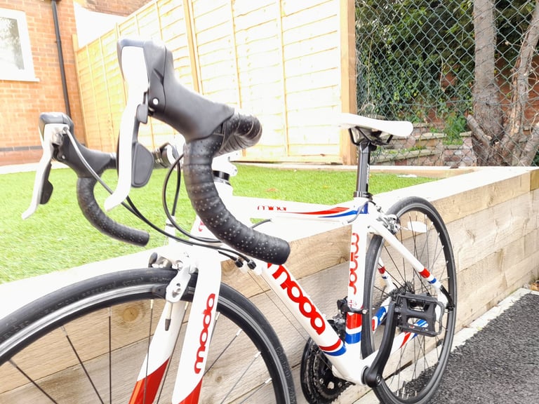 Moda Minor 7-10 year old child's Road Bike 