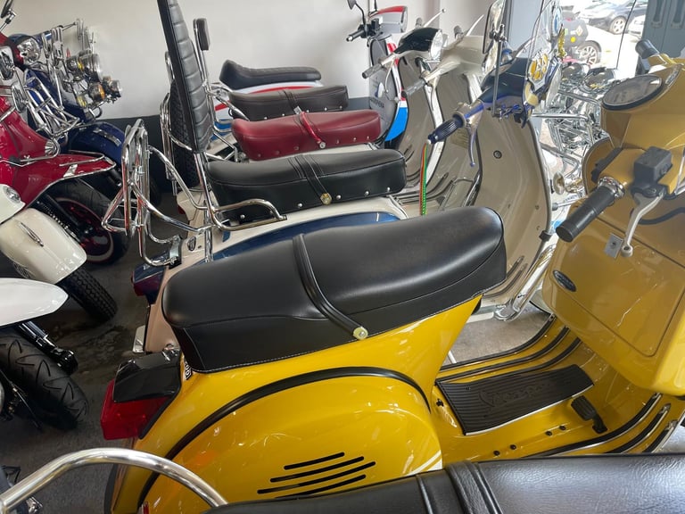 VESPA PAGGIO PX 125 number 204 Ron Daley special 