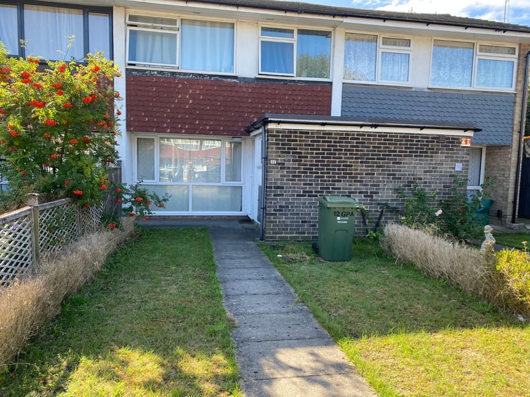 Single & Double Bedroom near Guildford Train station 