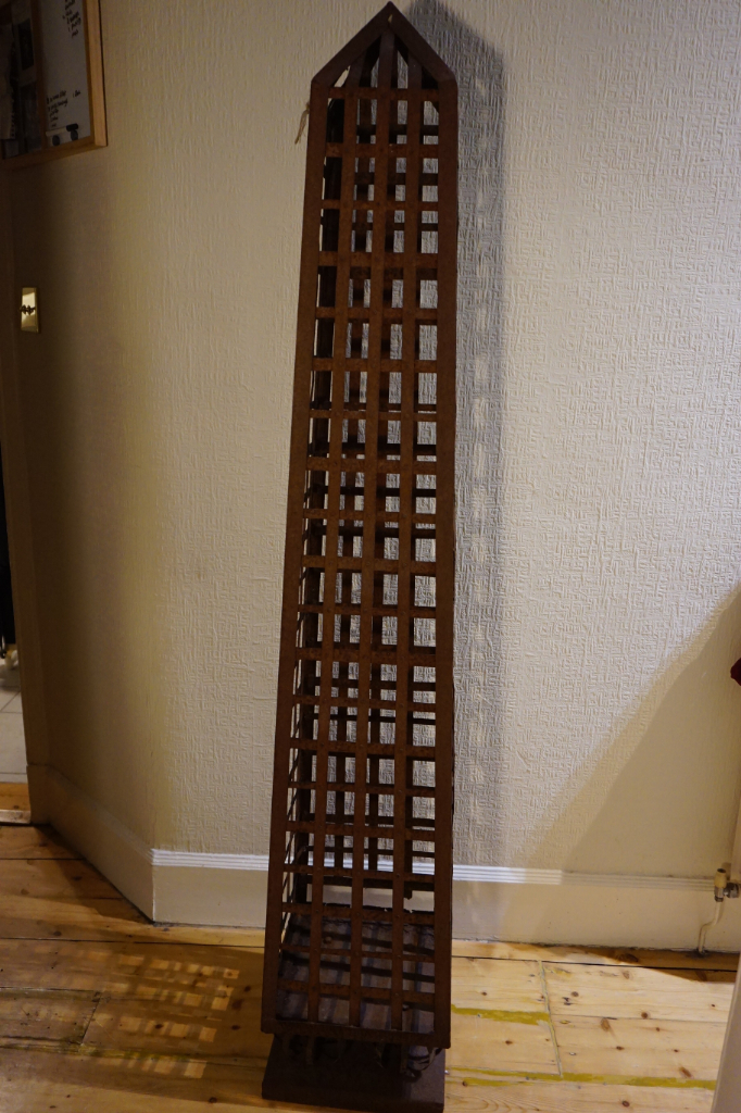 Oblisk, garden ornament