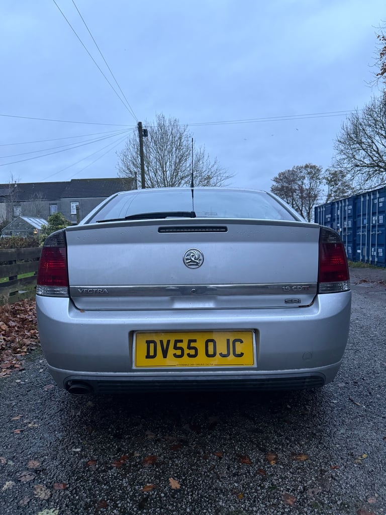Vauxhall, VECTRA, Hatchback, 2005, Manual, 1910 (cc), 5 doors