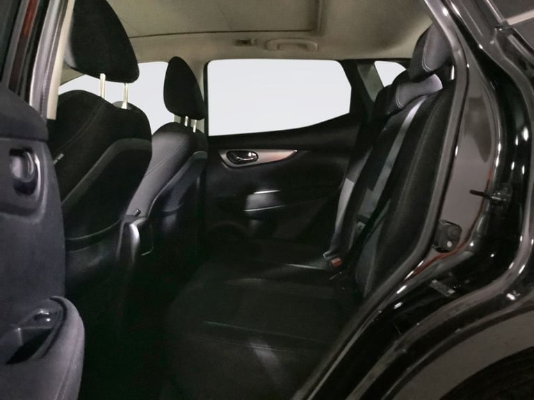 2018 Nissan Qashqai 1.5 dCi N-Connecta SUV 5dr Diesel Manual Euro 6 (s/s) (110 ps) HATCHBACK Dies...