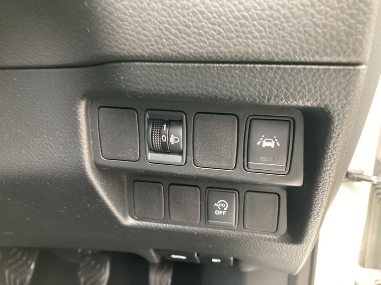  Nissan Qashqai 1.2 DIG-T N-Connecta SUV 5dr Petrol Manual Euro 6 (s/s) (115 ps) Petrol Manual