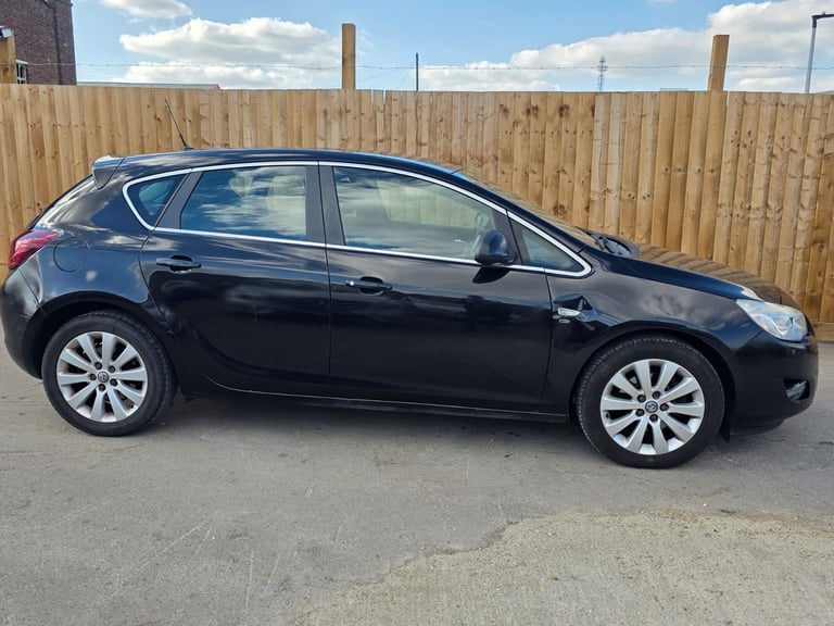 Vauxhall, ASTRA, Hatchback, 2010, Manual, 1686 (cc), 5 doors