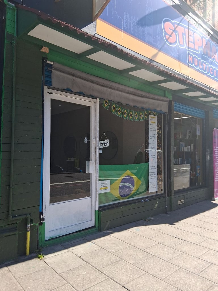 image for Hairdresser to sell in SE1 4RF between Elephant Castle and London Bridge Station 