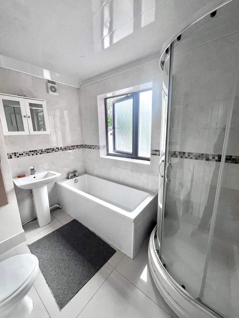 Five Single-Room Flats (Three Available), CH62 – High Demand, Ideal for Students & Professionals