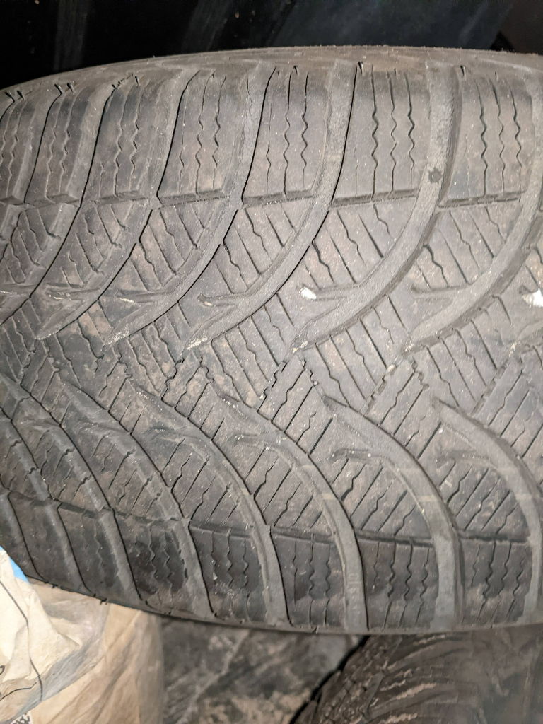 set of 4 winter tyres for car