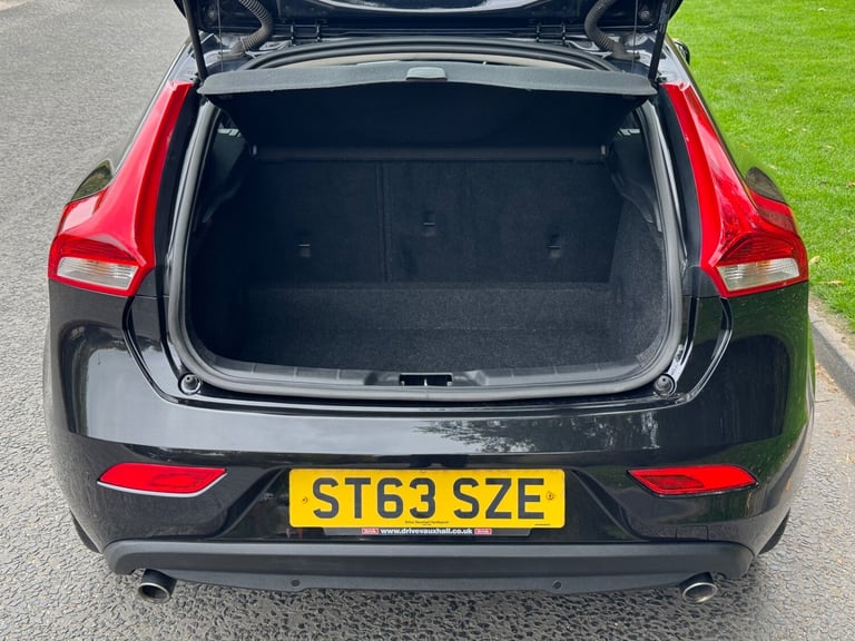 2013 63 Volvo V40 2.0 D3 SE Manual 5 Door Diesel Hatchback 