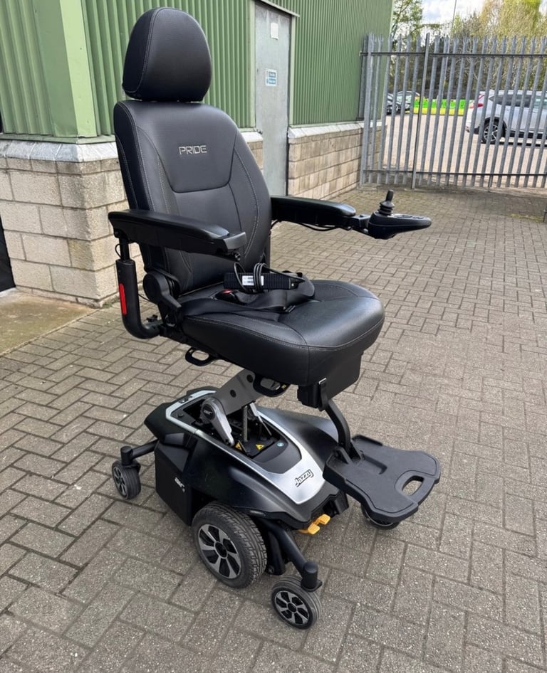 Electric Wheelchair with lift 