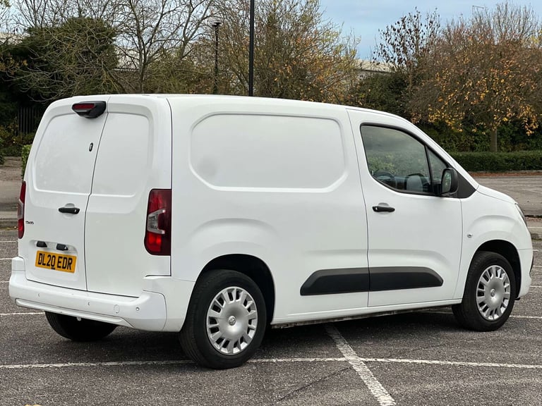 2020 Vauxhall Combo 1.5 Combo 2000 Sportive S/S Panel Van Diesel Manual