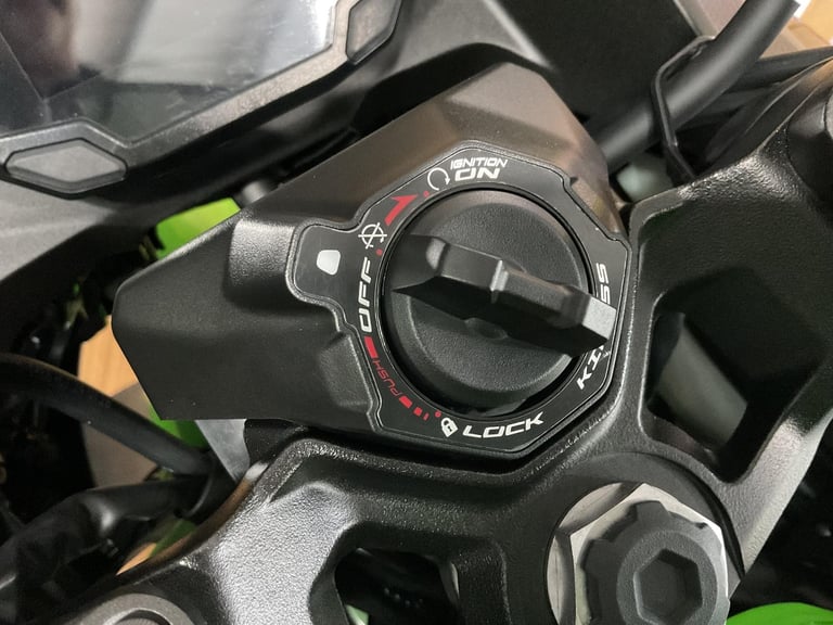 Kawasaki Ninja 500 SE KRT with just 2300 Miles and One Owner! FREE UK DELIVERY!