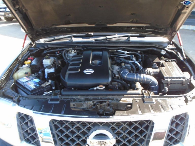 NISSAN PATHFINDER 2.5 dCi Tekna Black Manual Diesel 2011