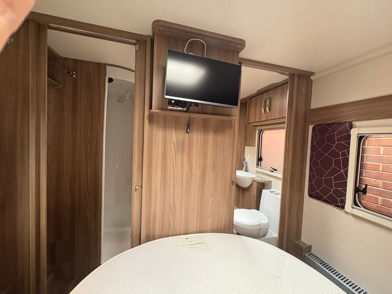 Swift Challenger 850 X L-Shaped Lounge, Recent Service, Motor Mover and Cycle Carrier