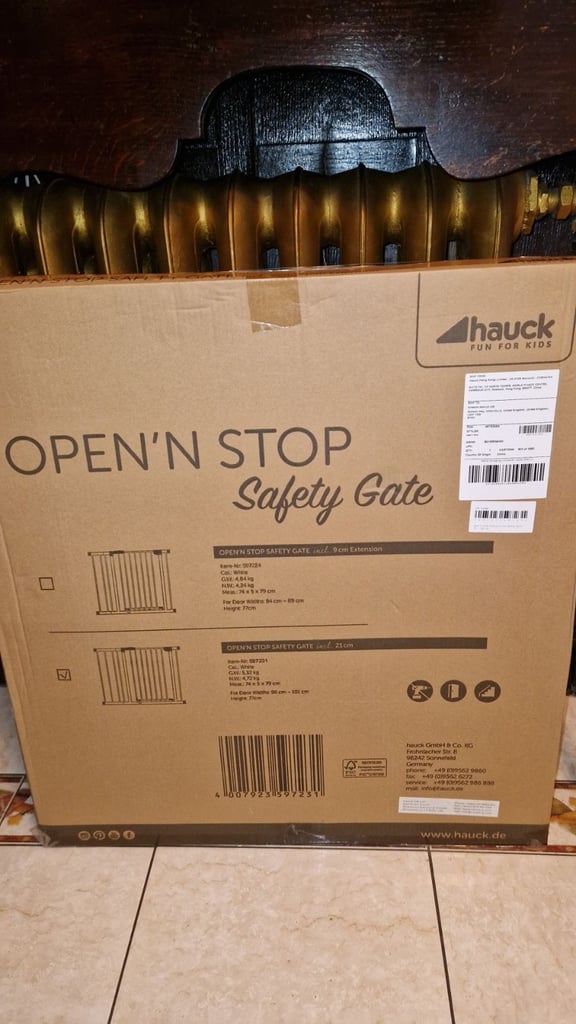 Brand  New  Hauck  Pressure  Fit  Baby  Gate. 