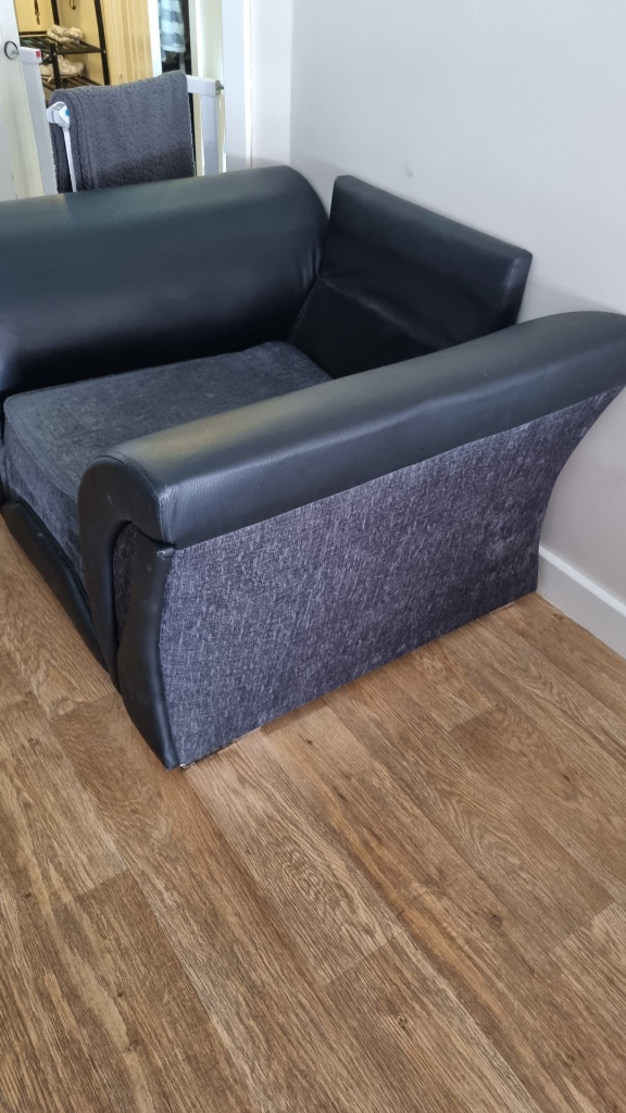 Sofa chair for sale ( 110 w, 36 h, 89 d