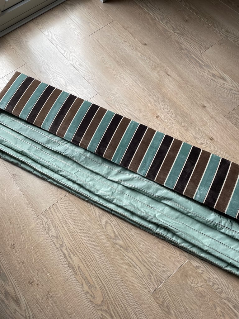 Roman blind with box pelmet