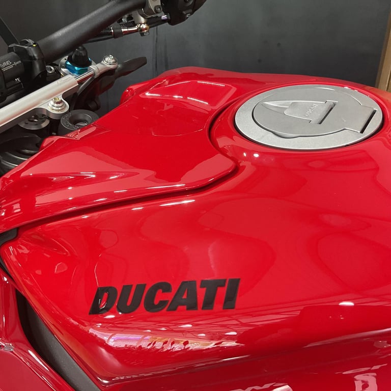 Ducati Streetfighter V4S 2025 in Stock! FREE UK DELIVERY! Stunning! 4.9% APR!!