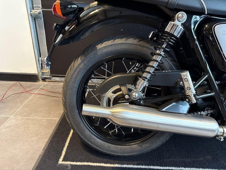 2025 Triumph Bonneville T100 ICON EDITION Petrol black 5 Speed