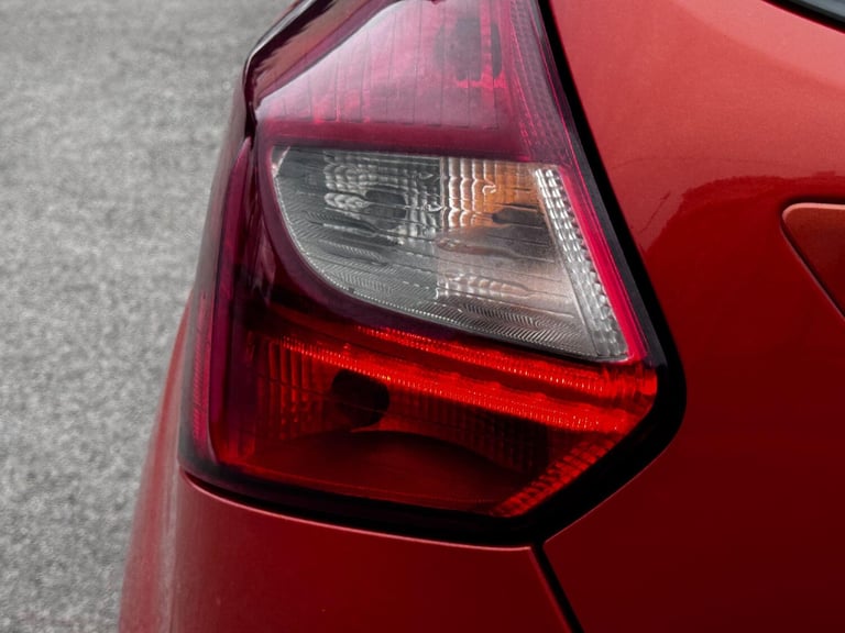 2011 Ford Focus 1.6 TDCi Titanium Euro 5 (s/s) 5dr HATCHBACK Diesel Manual