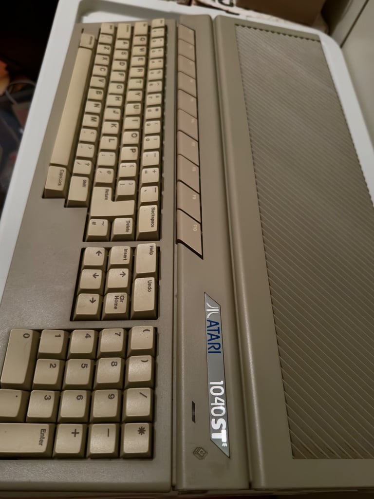 HUGE & RARE ATARI 1040 STE BUNDLE (VGC) inc. Games, LCD Monitor, Joysticks etc.