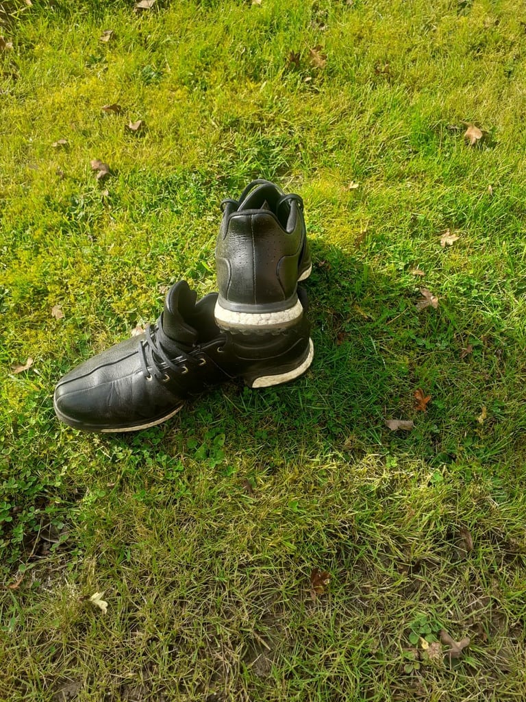 Men's Adidas golf shoes - size 10