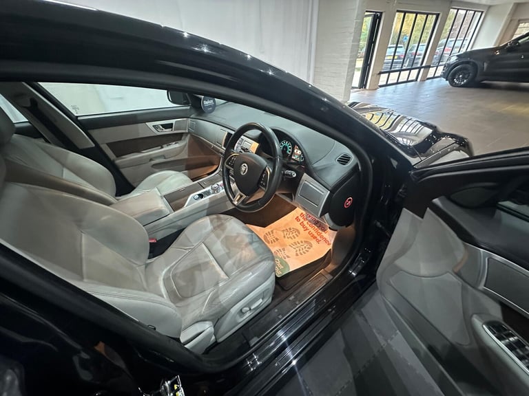 2012 Jaguar XF 2.2d Luxury 4dr Auto SALOON DIESEL Automatic