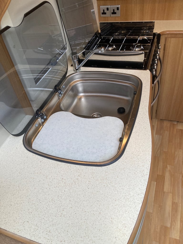 Coachman VIP 430/4 Fixed Bed