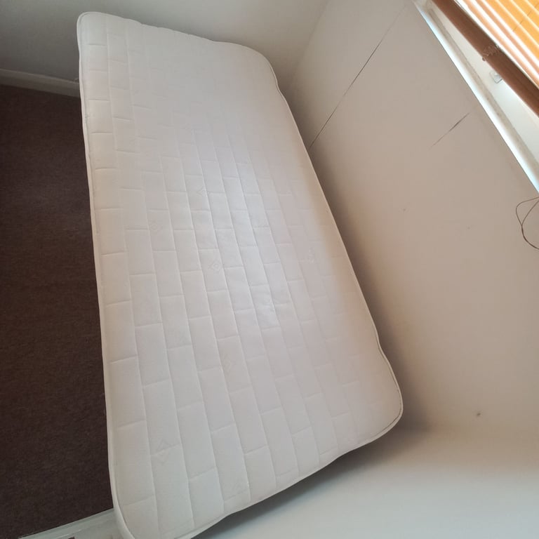 Single bed with mattress 