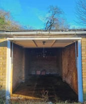 Fantastic 153 Sq Ft Garage available to rent in Luton (LU2)