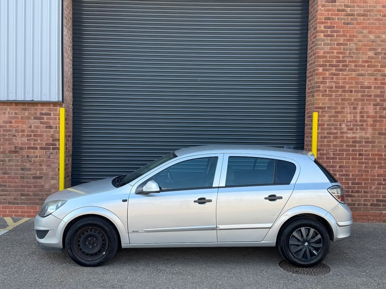 2009 Vauxhall Astra 1.6i 16V Life [115] 5dr [AC] HATCHBACK Petrol Manual - Image 9