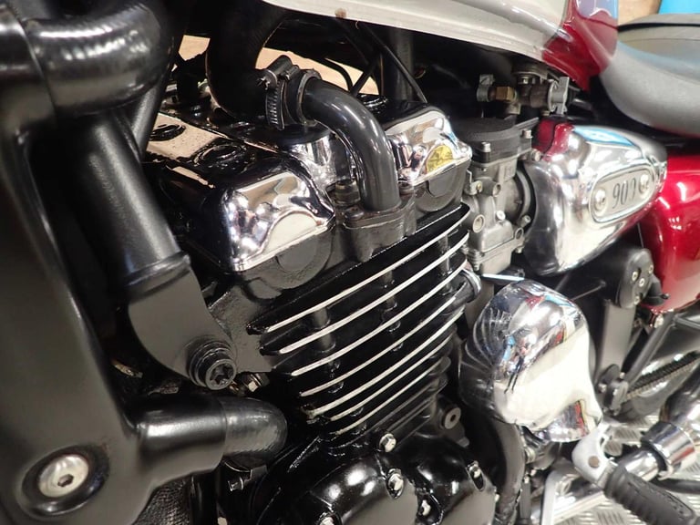 TRIUMPH LEGEND 885 1999