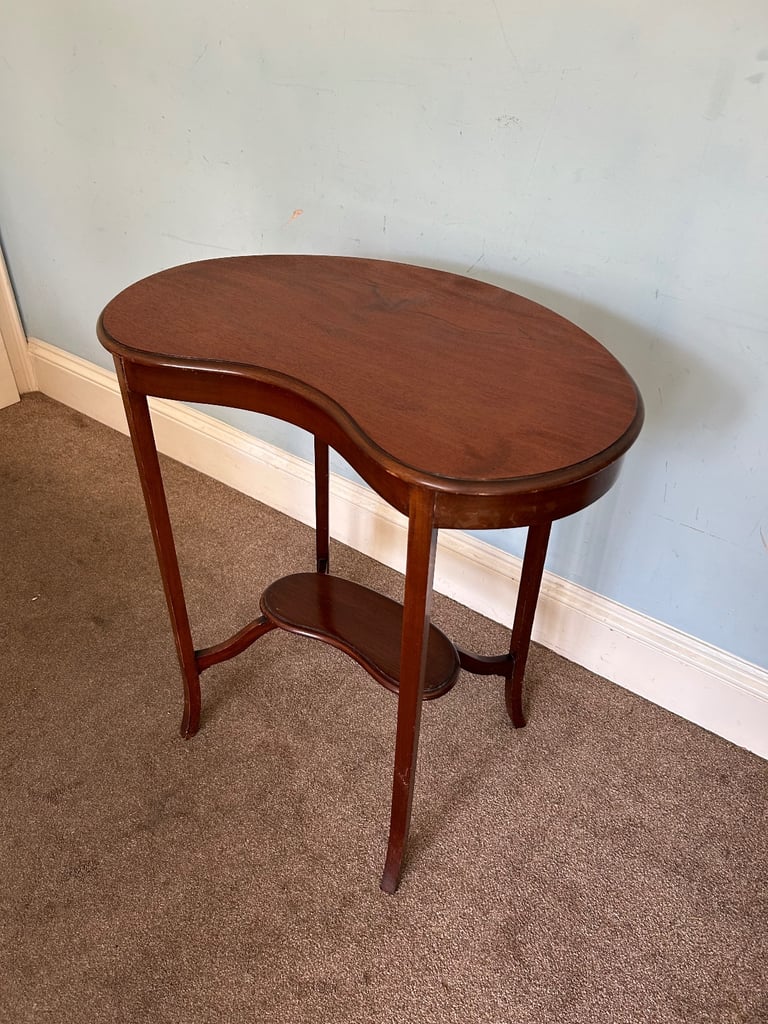 Vintage Wooden Kidney Shaped Occasional Table / Hall Table H28.5in/72cmW25.5in/65cmD17in/43cmC620