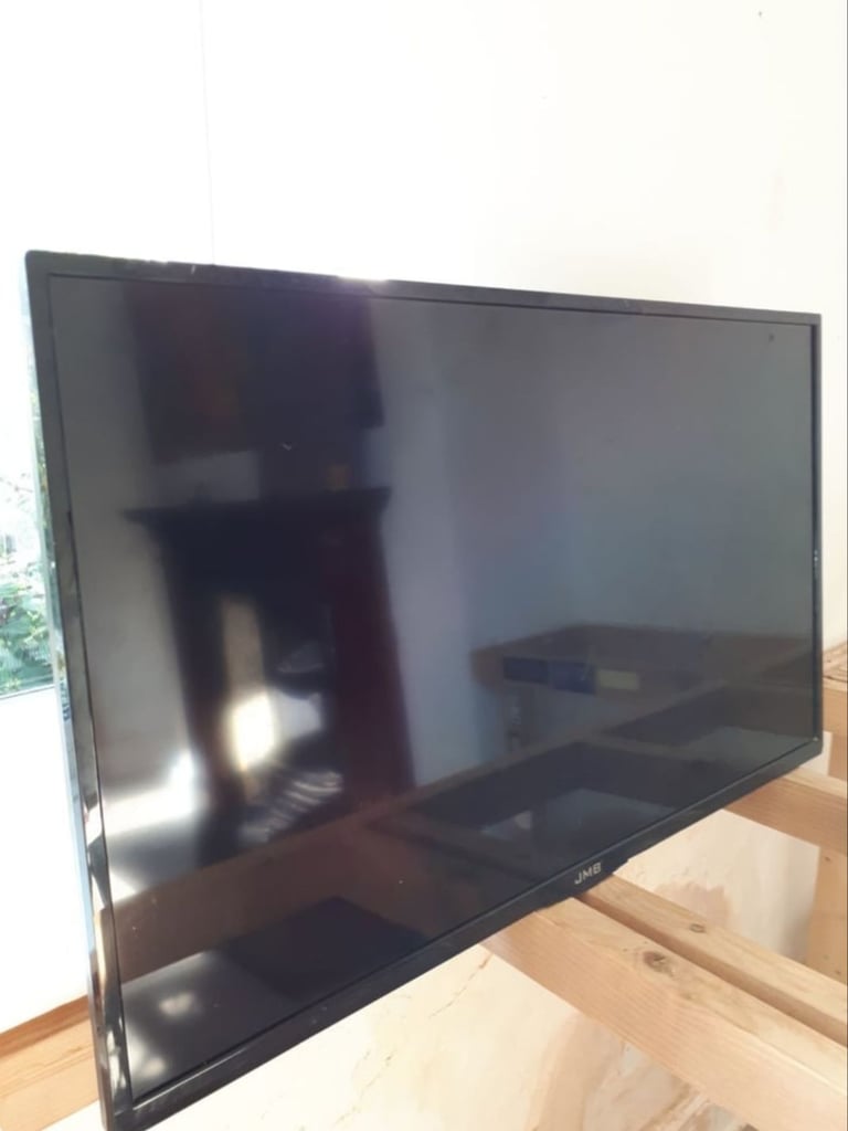 JMB Slim 42" TV with adjustable bracket