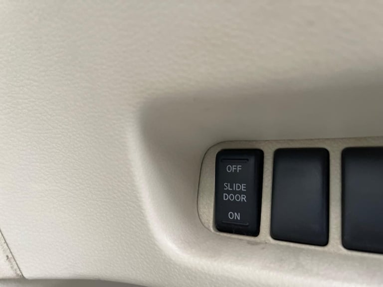 2006 NISSAN ELGRAND E51 AUTO