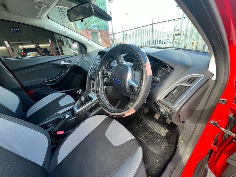 2014 Ford Focus 1.0 125 EcoBoost Zetec 5dr HATCHBACK Petrol Manual