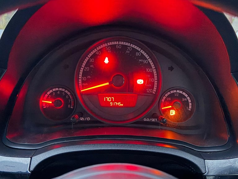 2015 Volkswagen up! 1.0 Move Up 3dr HATCHBACK Petrol Manual