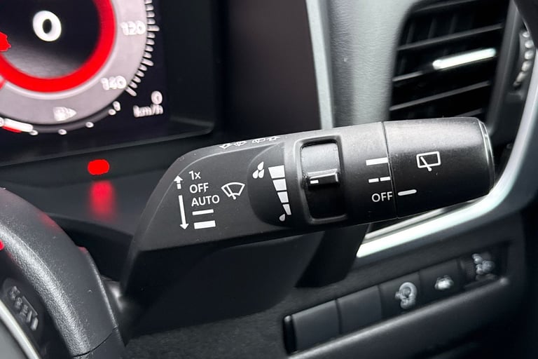 2022 Nissan Qashqai 1.3 DIG-T MHEV N-Connecta XTRON Euro 6 (s/s) 5dr SUV PETROL Automatic