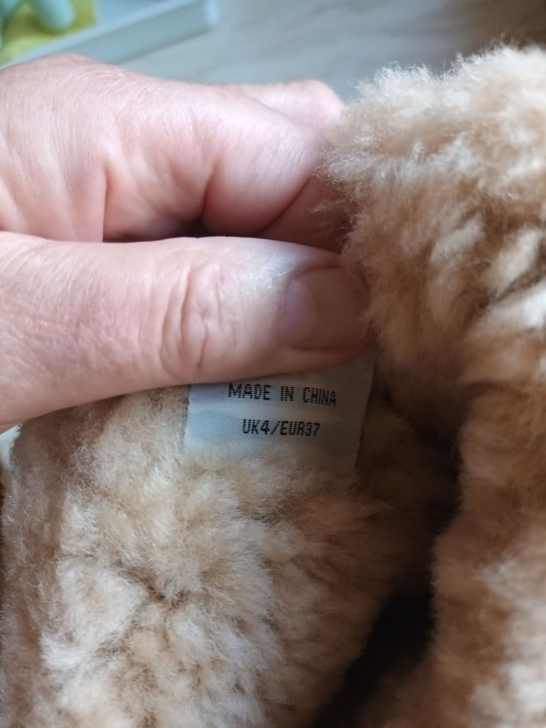 Sheepskin boots worn once Size 4 / 37