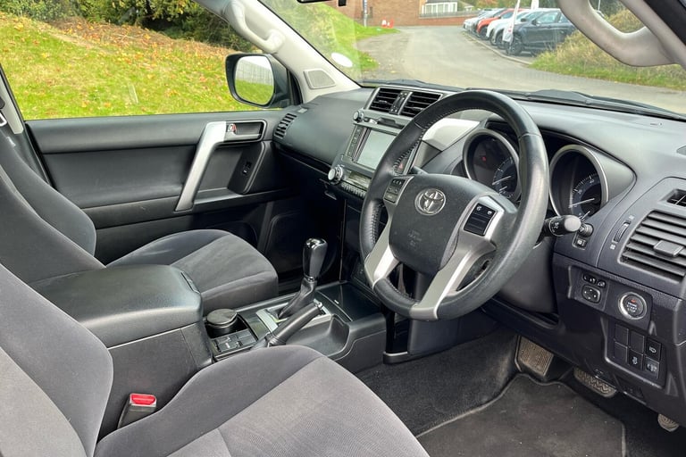  Toyota Land Cruiser 2.8d Active Suv 5dr Diesel Auto 4wd Euro 6 7 Seats 177 Ps