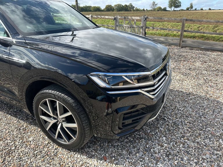 2019 Volkswagen Touareg 3.0 Touareg V6 R-Line TDI Auto 4WD 5dr SUV Diesel Automatic